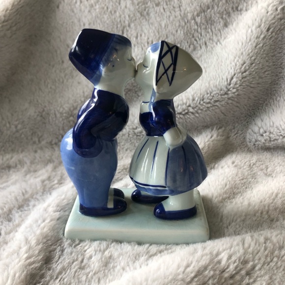 Hand-painted Vintage Delft Figurine - Holland - Picture 3 of 5